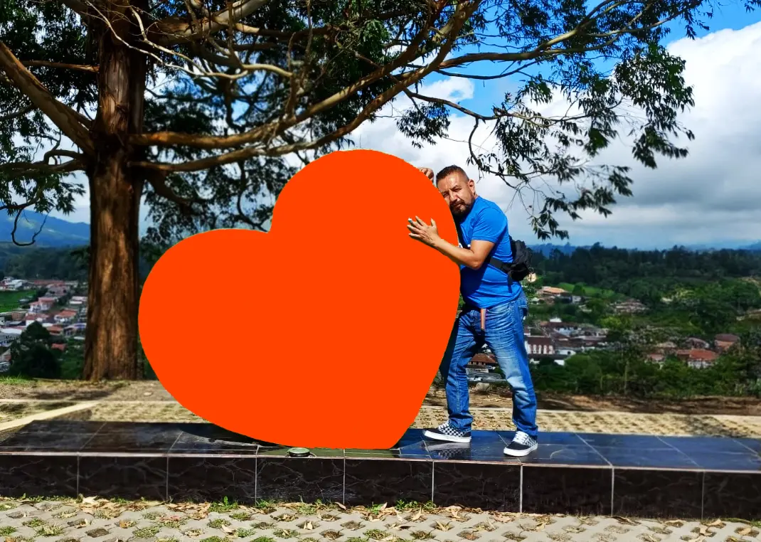 Aleks Hernández – Escritor LGBT, autor de novelas en Amazon